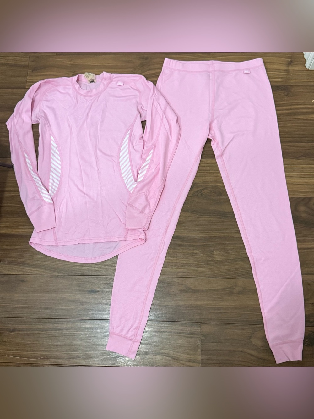 Helly Hansen Women’s Lifa Base Layer Set Pink Size Medium(bottom) Sze Small(top)